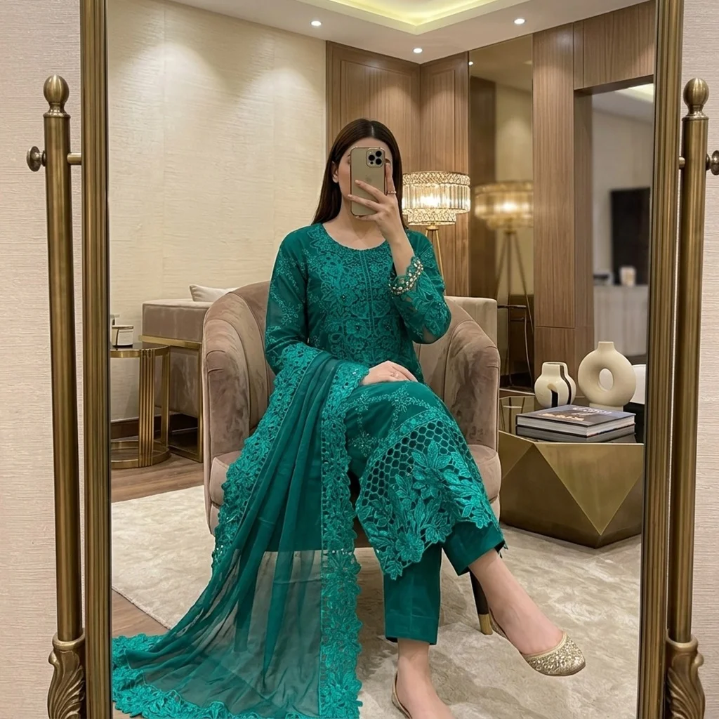 Emerald Green Chiffon pakistani party wear dresses